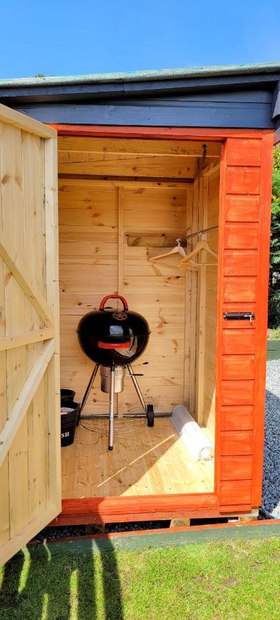 בלמקרה Small Cozy Shepherd Hut 20 By 7 Feet With Boxed In High Double Bed מראה חיצוני תמונה