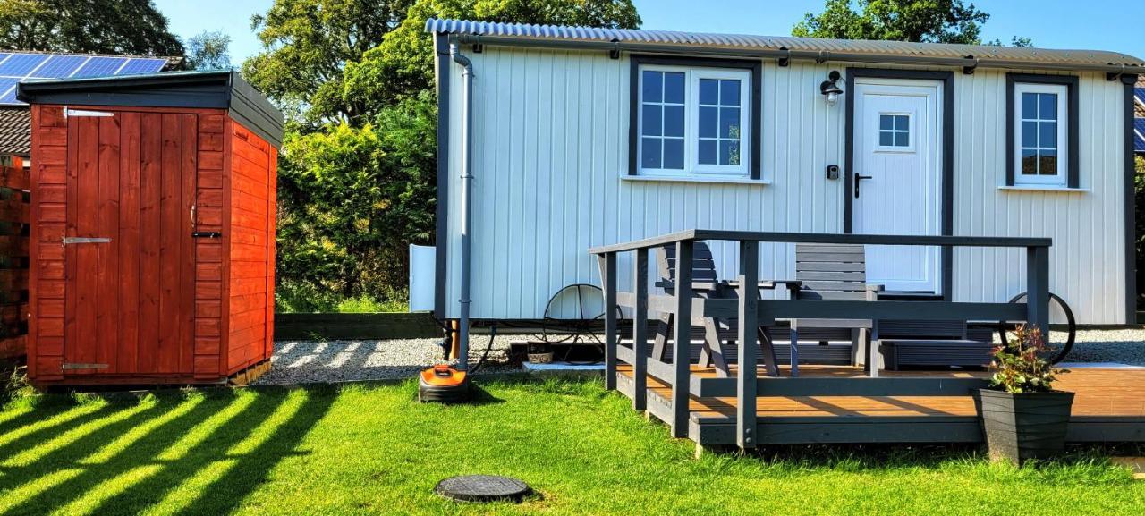 בלמקרה Small Cozy Shepherd Hut 20 By 7 Feet With Boxed In High Double Bed מראה חיצוני תמונה